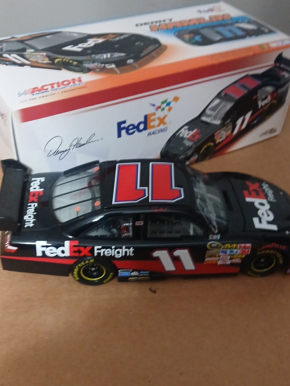 Denny Hamlin 1/24 Nascar Die-Cast Car - Picture 3 of 6